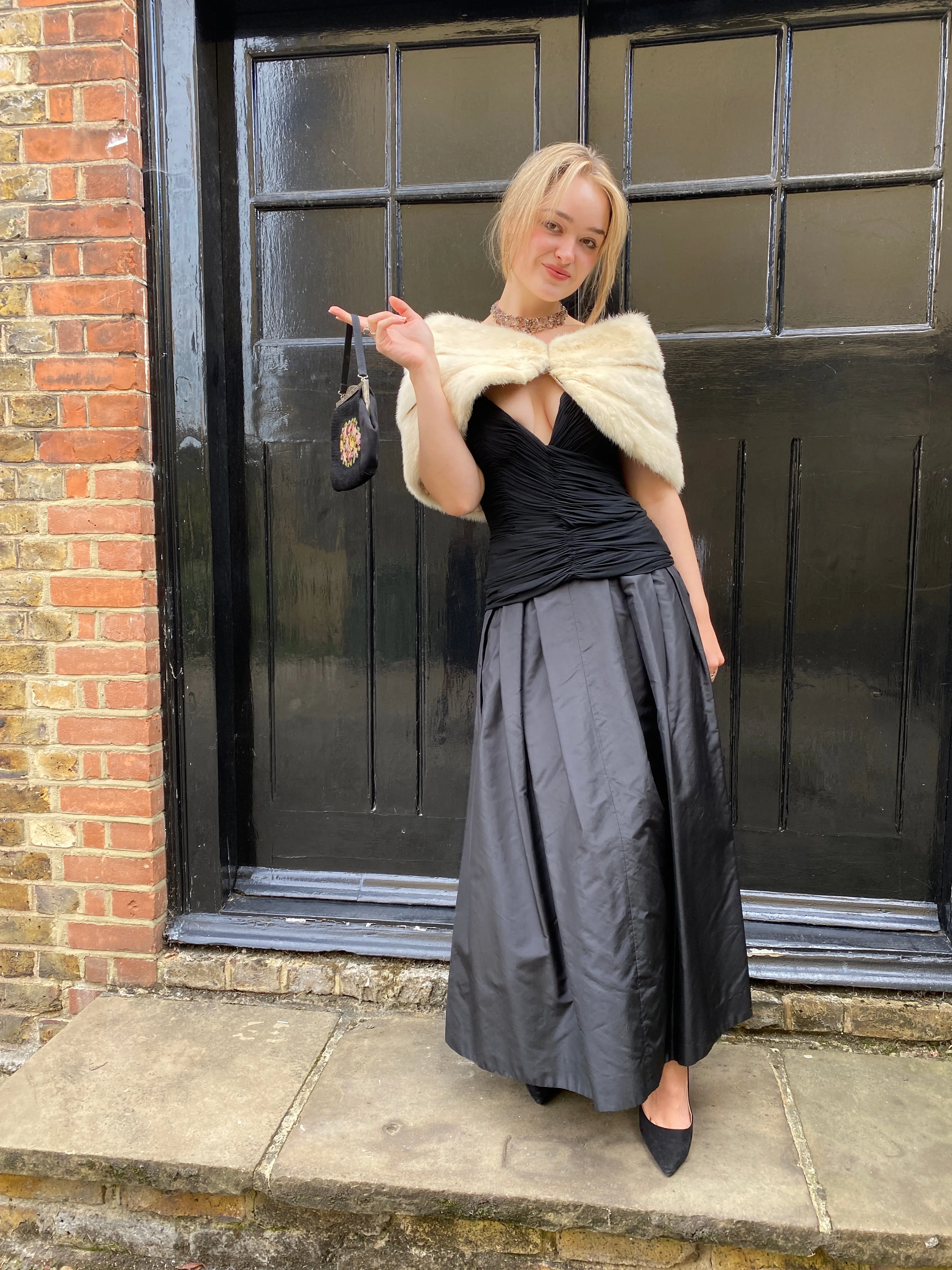 ARCHIVE - 1950s Emba Jasmine Natural White Mink Shawl