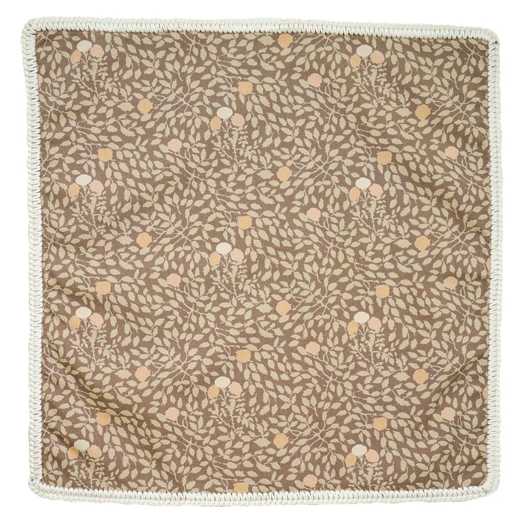 Moca Foglia with White Signature Border