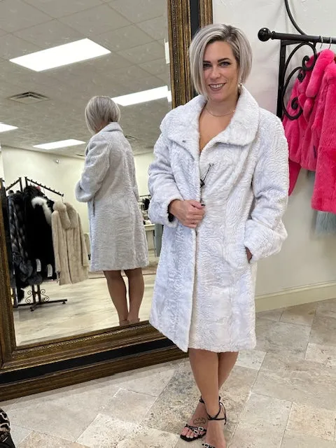 White Swakara elegant, fitted 3/4 coat
